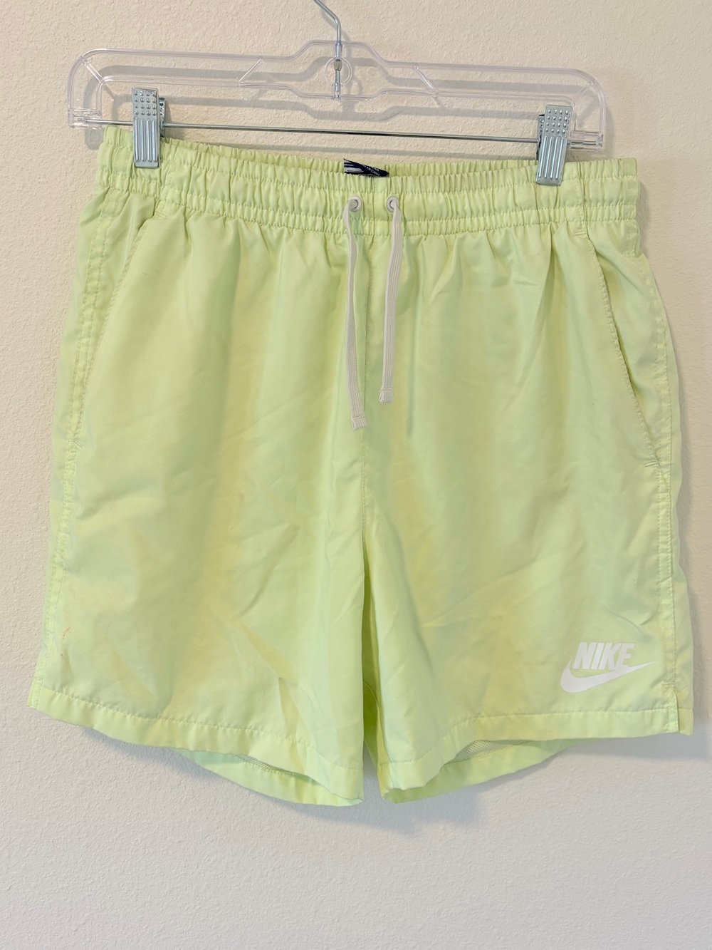 Nike Sportswear Flow Shorts Mens Medium Retro Volt Light Lime Green Swim Trunk